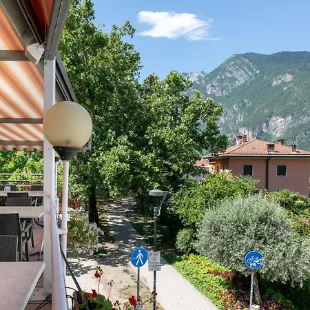 Grande Al Ponte. Situato Vicino All'ospedale, Al Parco E Al Centro Apartamento