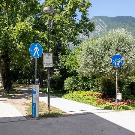Grande Al Ponte. Situato Vicino All'ospedale, Al Parco E Al Centro *