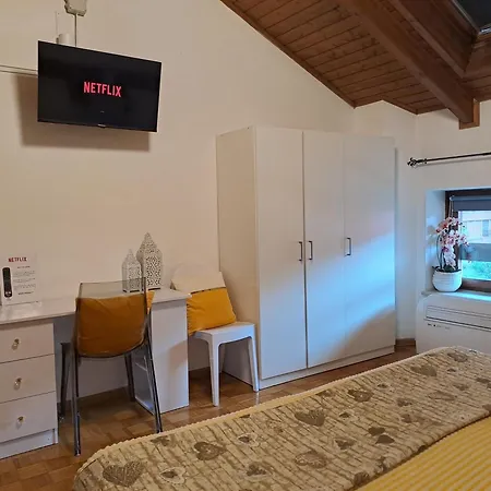 Lägenhet Grande Al Ponte. Situato Vicino All'ospedale, Al Parco E Al Centro Citta *