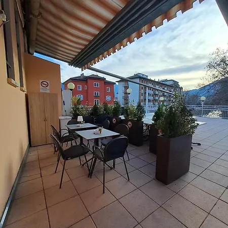 Grande Al Ponte. Situato Vicino All'ospedale, Al Parco E Al Centro Citta Lägenhet