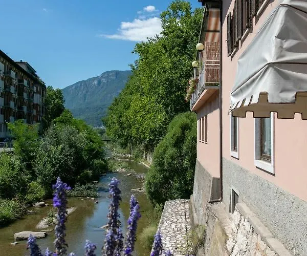 Grande Al Ponte. Situato Vicino All'ospedale, Al Parco E Al Centro Citta Apartament *